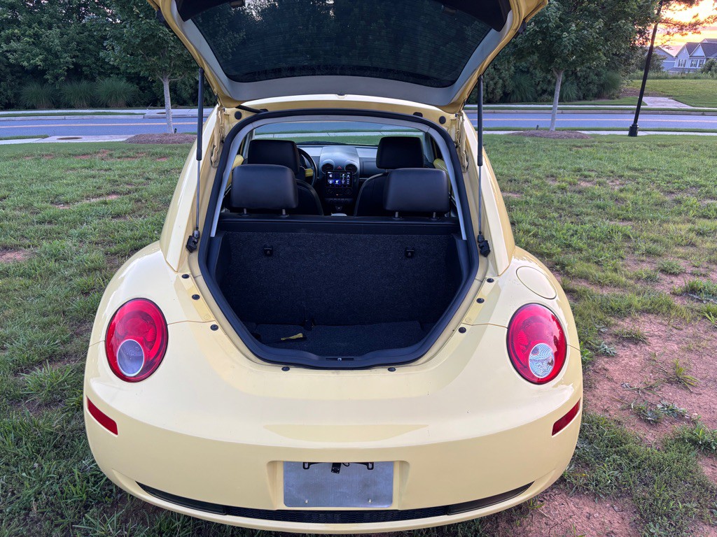 2008 Volkswagen Beetle Image 17