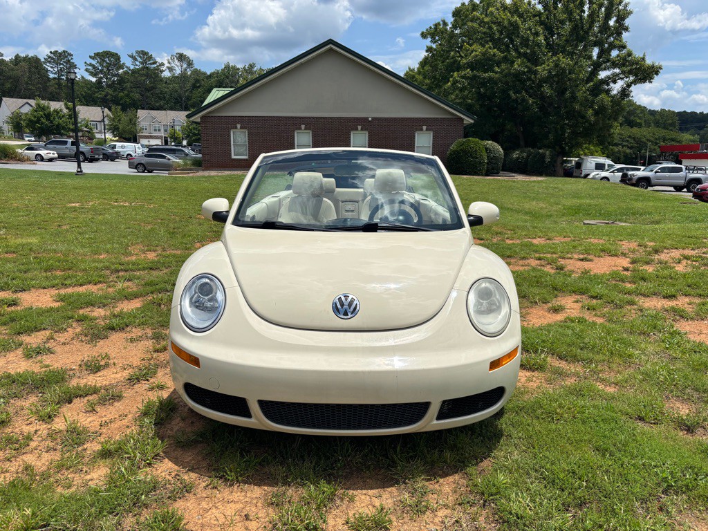 2009 Volkswagen Beetle Image 2