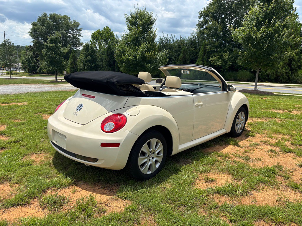 2009 Volkswagen Beetle Image 5