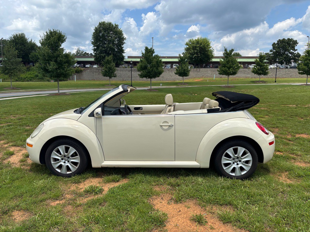 2009 Volkswagen Beetle Image 7