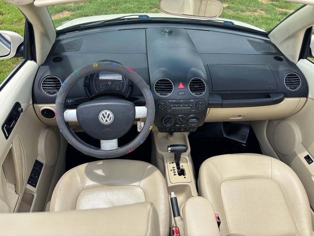 2009 Volkswagen Beetle Image 10