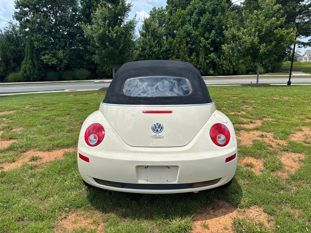 2009 Volkswagen Beetle Image 20