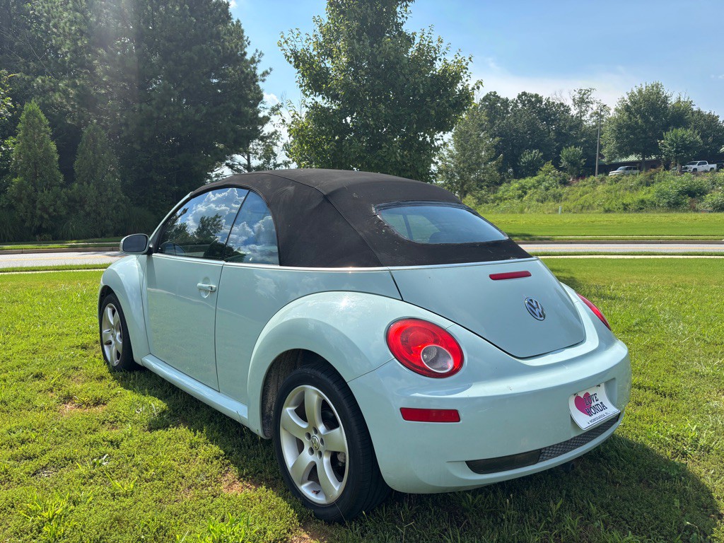 2006 Volkswagen Beetle Image 8