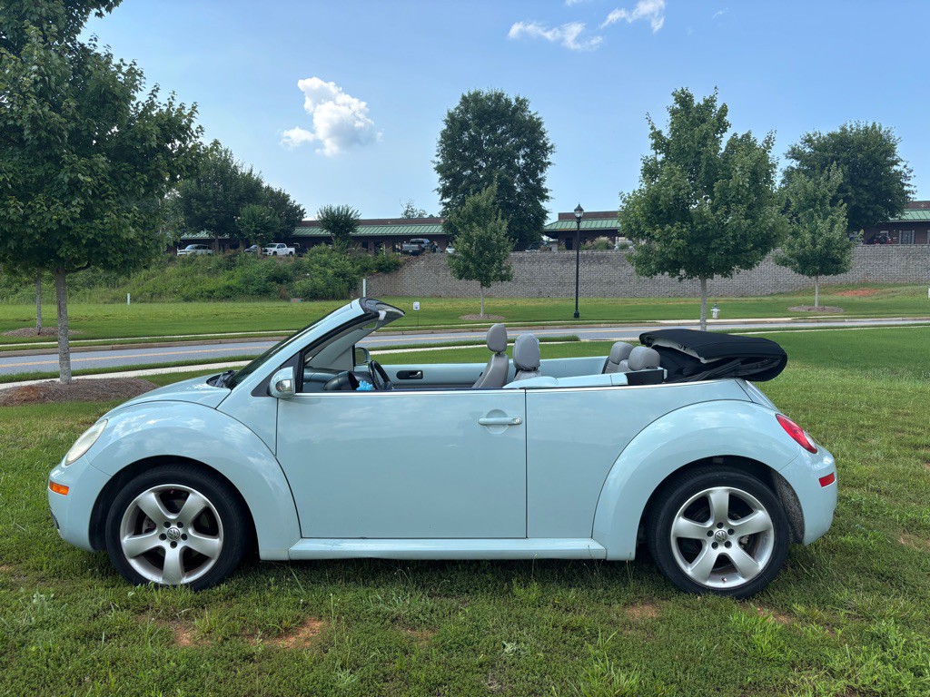 2006 Volkswagen Beetle Image 10