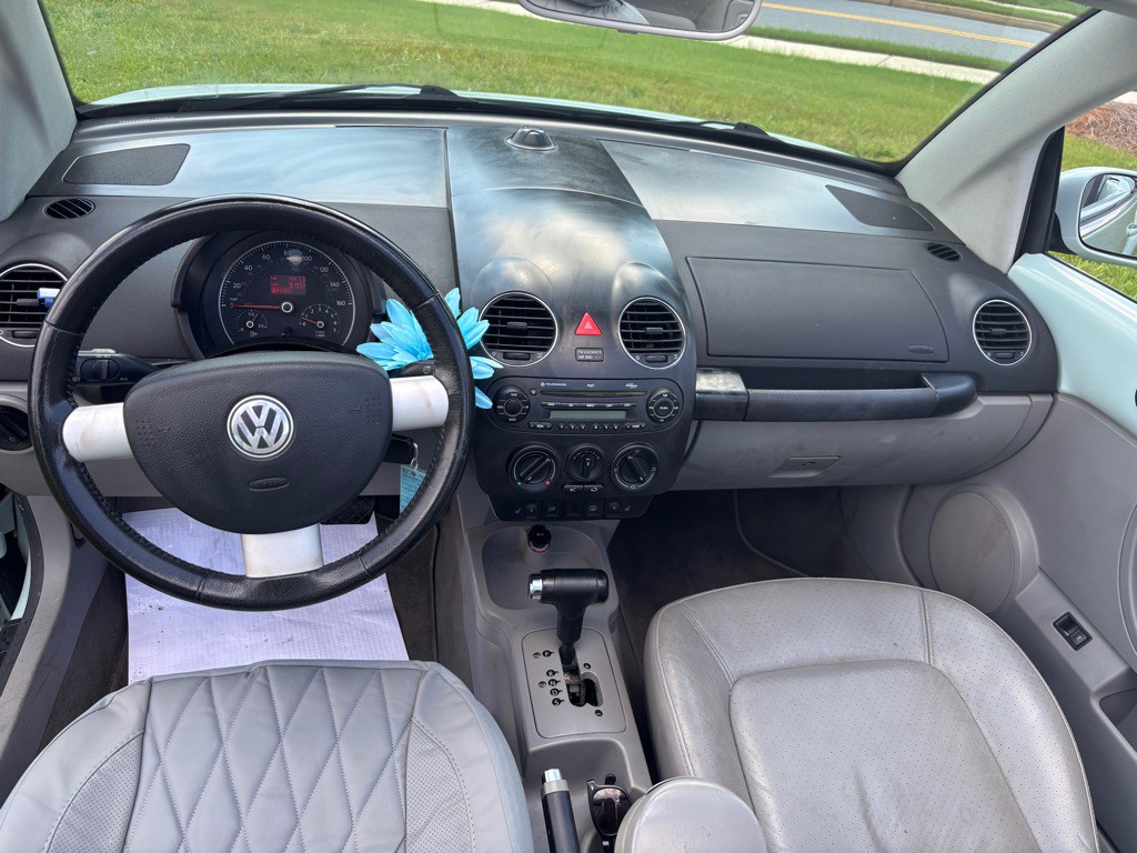 2006 Volkswagen Beetle Image 15