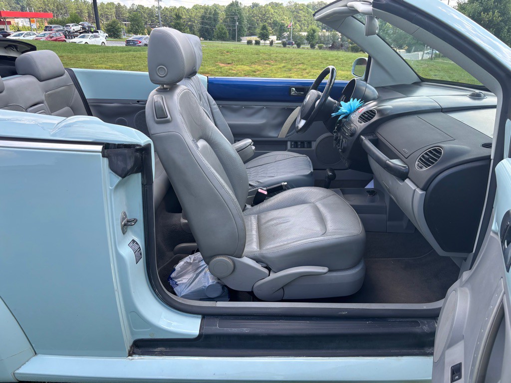 2006 Volkswagen Beetle Image 17