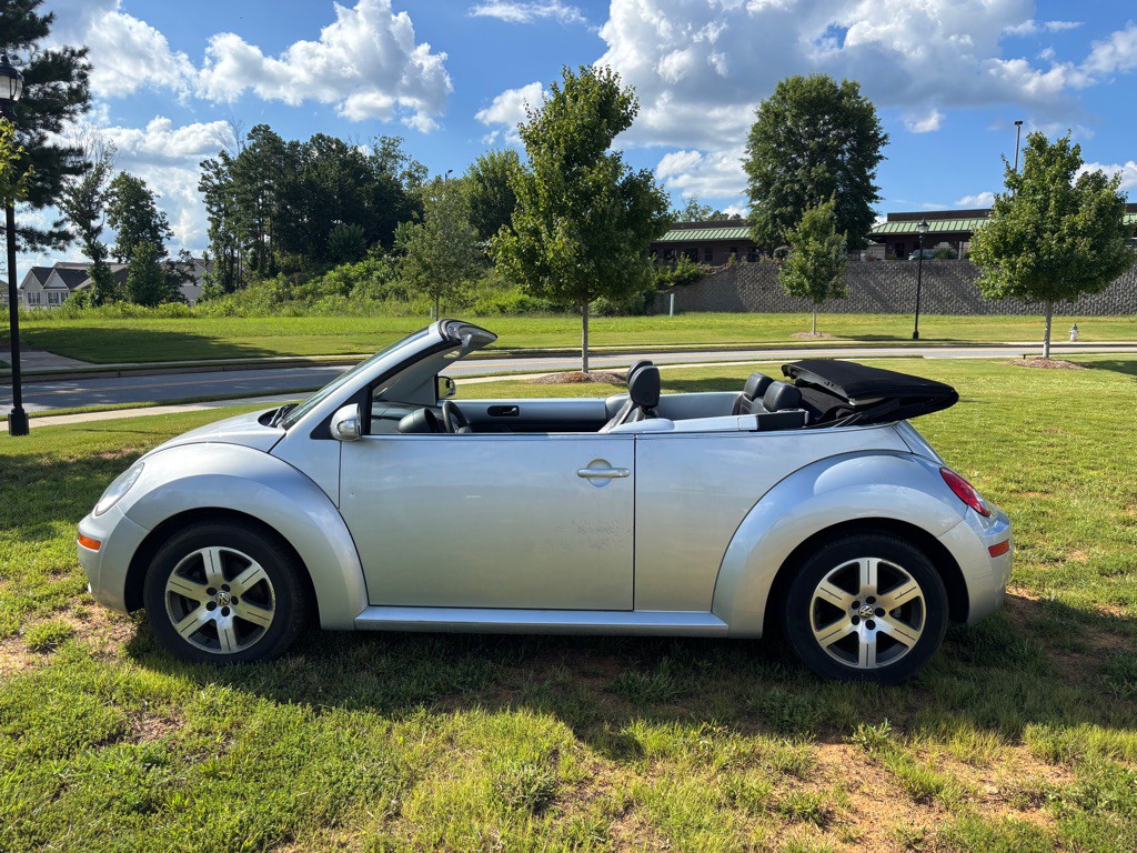 2006 Volkswagen Beetle Image 5