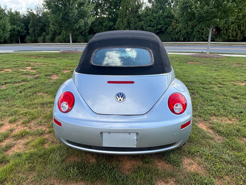 2006 Volkswagen Beetle Image 9