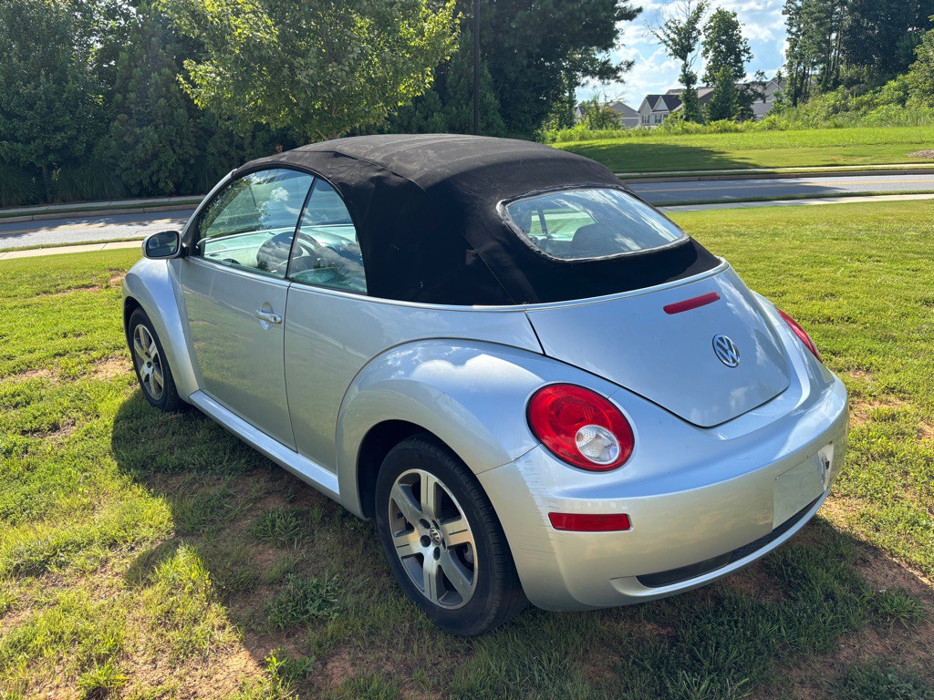2006 Volkswagen Beetle Image 10