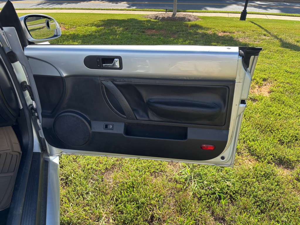 2006 Volkswagen Beetle Image 14