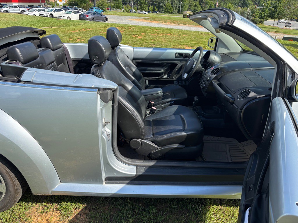 2006 Volkswagen Beetle Image 15