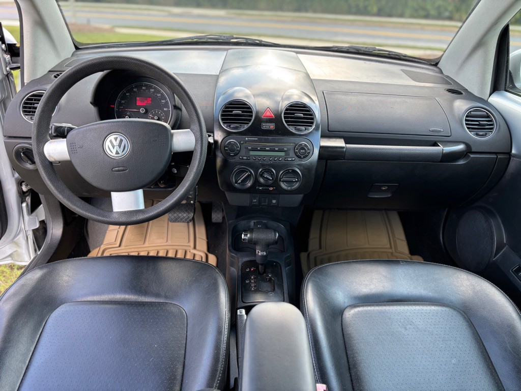 2006 Volkswagen Beetle Image 19
