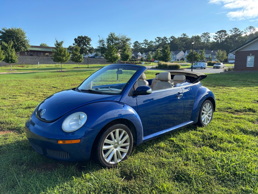 2008 Volkswagen Beetle Image 1