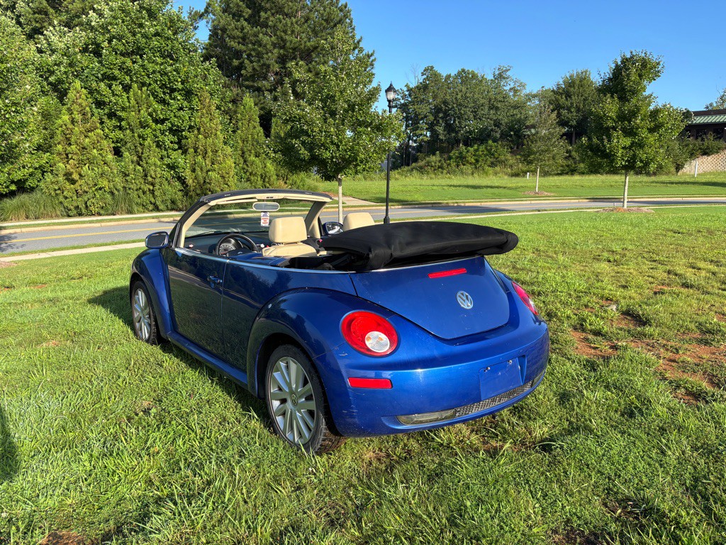 2008 Volkswagen Beetle Image 6