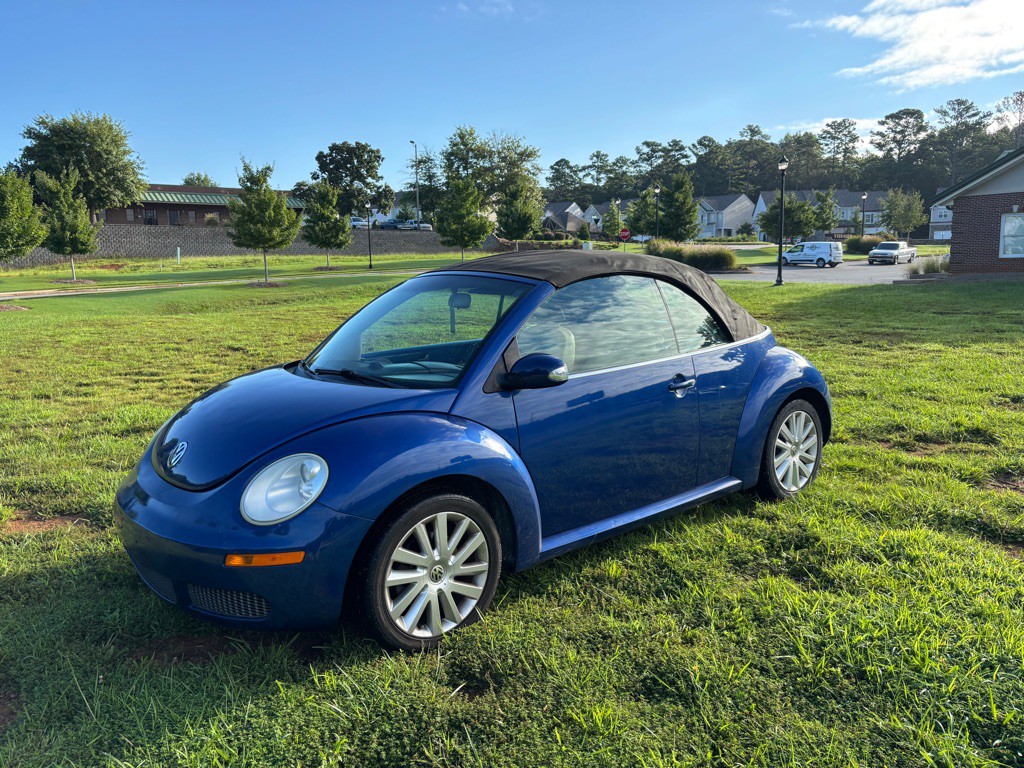 2008 Volkswagen Beetle Image 8