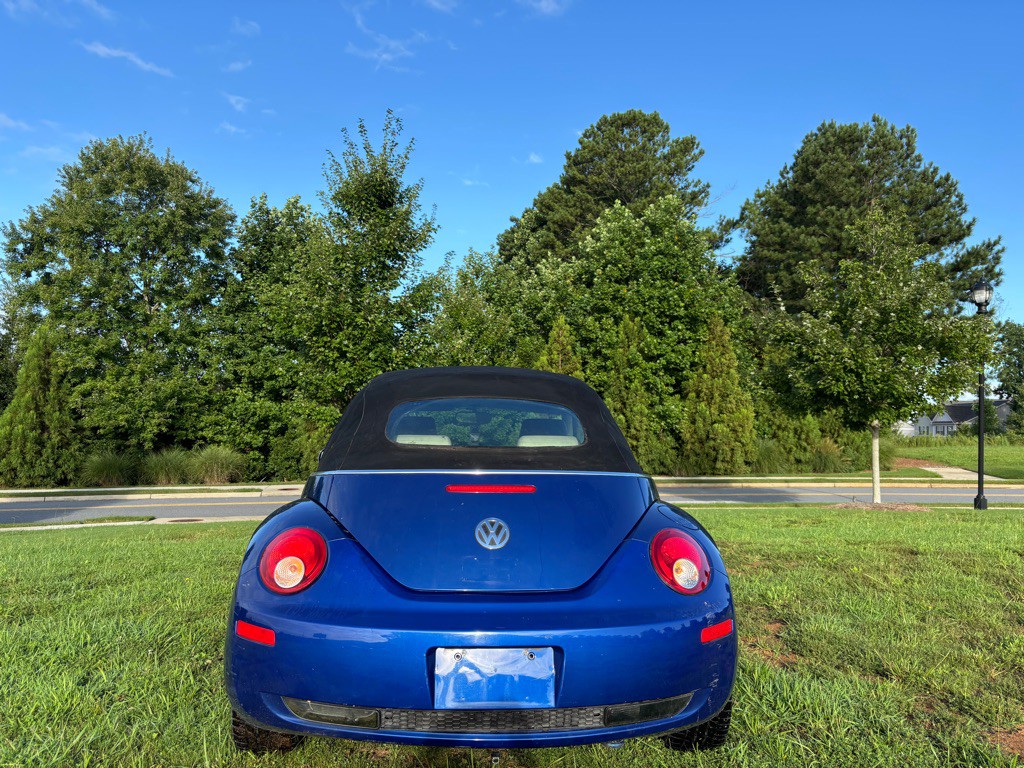 2008 Volkswagen Beetle Image 10