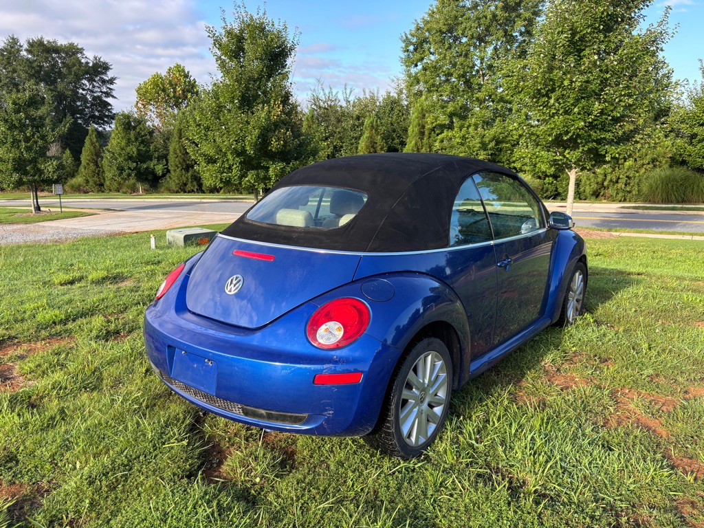 2008 Volkswagen Beetle Image 11