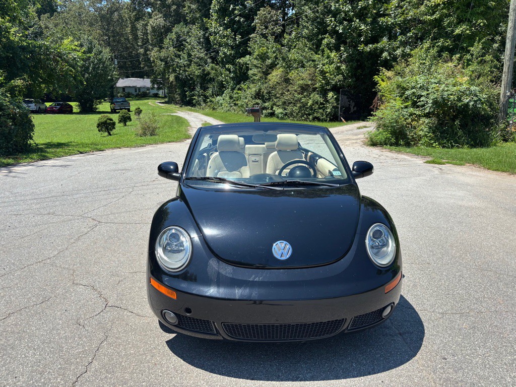 2007 Volkswagen Beetle Image 2