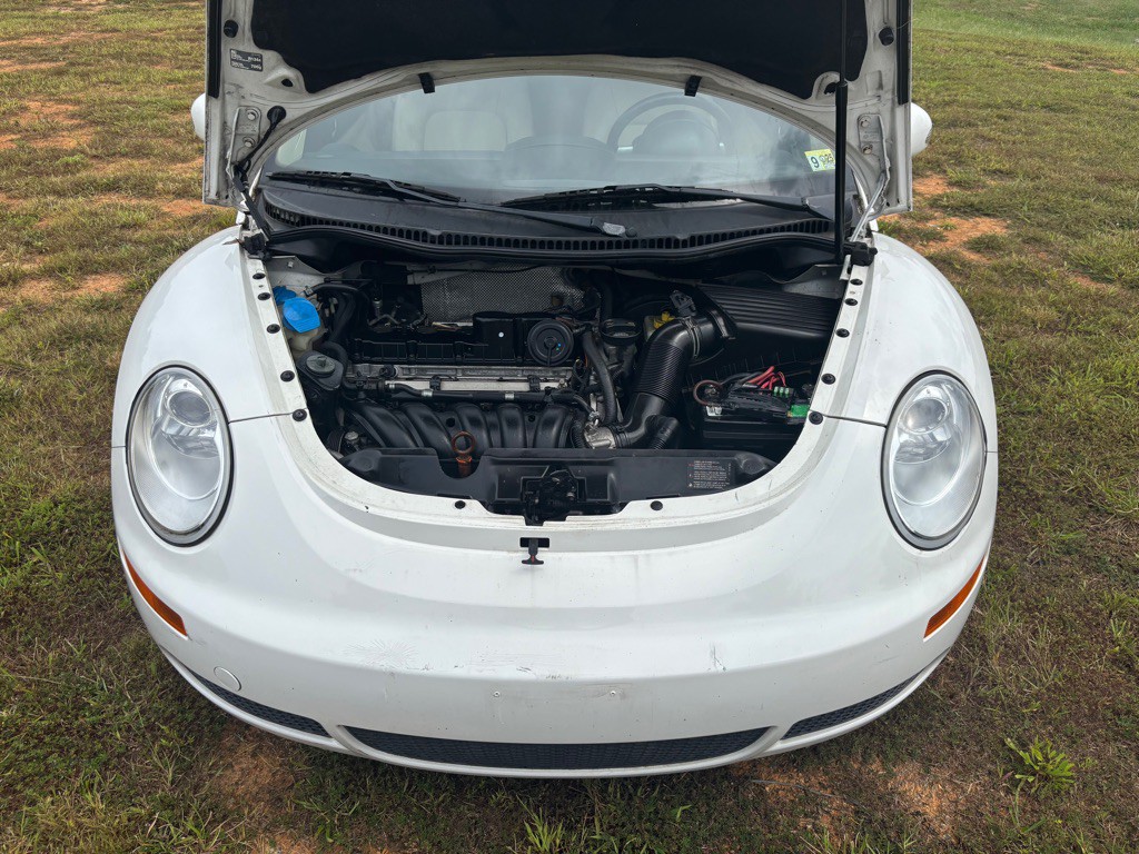 2010 Volkswagen Beetle Image 17