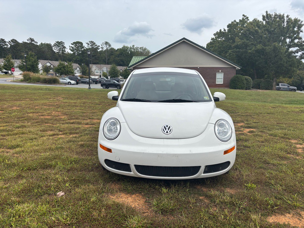 2010 Volkswagen Beetle Image 3
