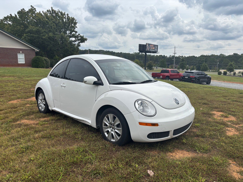 2010 Volkswagen Beetle Image 4