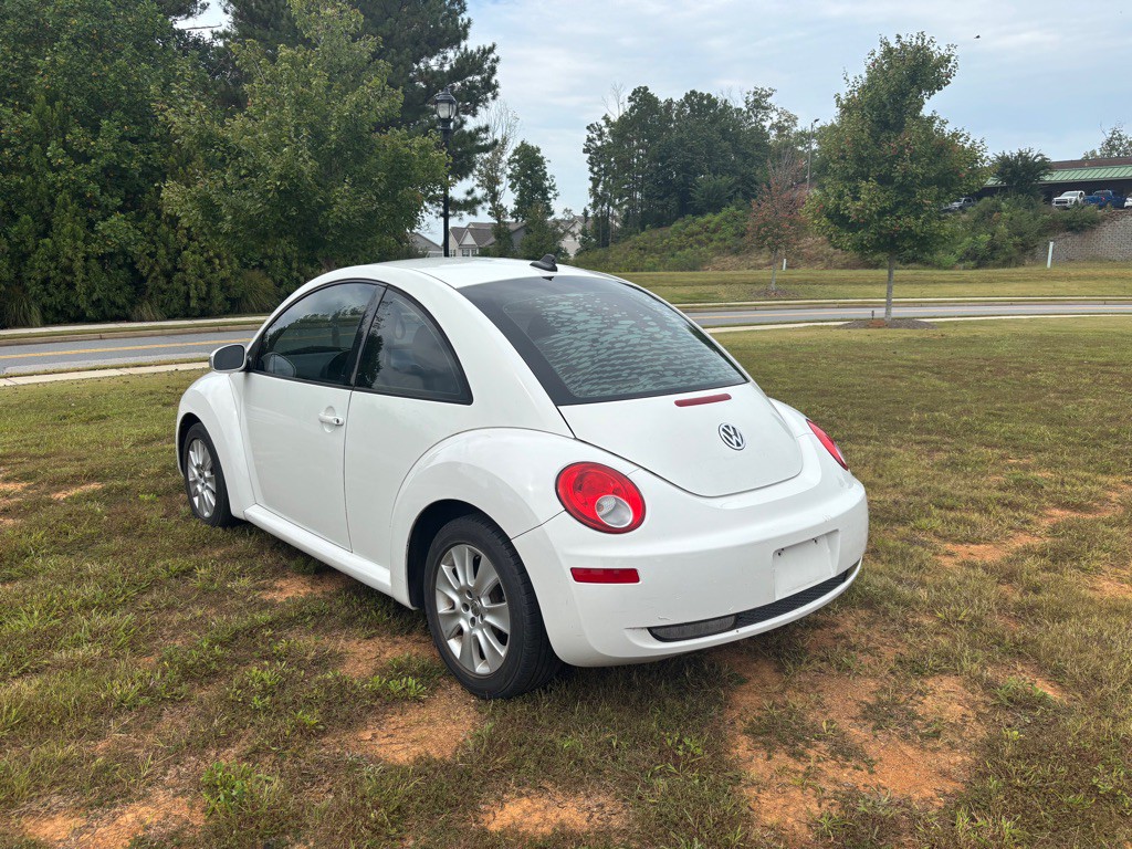 2010 Volkswagen Beetle Image 7