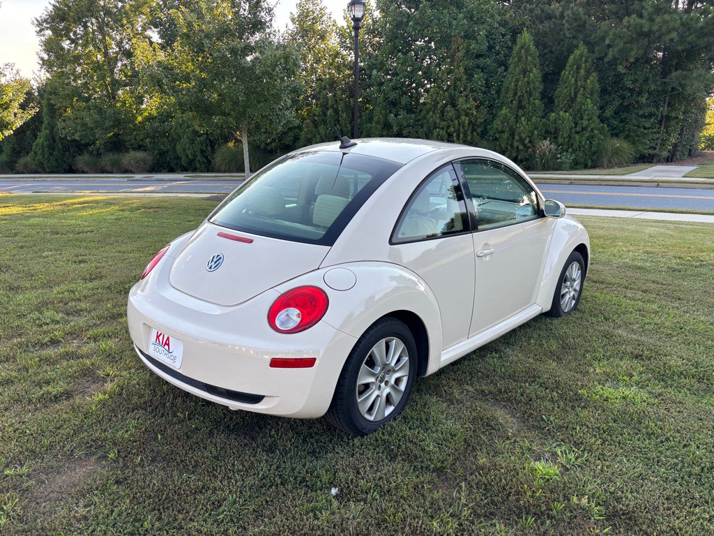 2009 Volkswagen Beetle Image 5