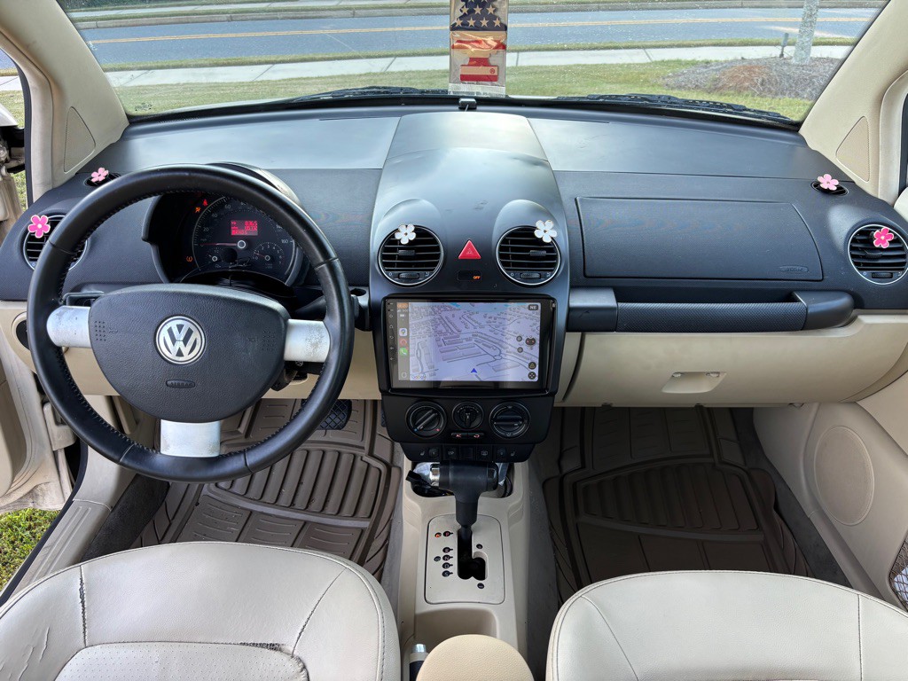 2009 Volkswagen Beetle Image 4