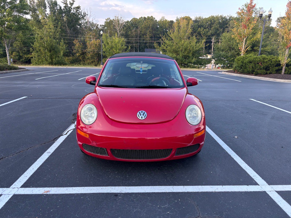 2006 Volkswagen Beetle Image 2