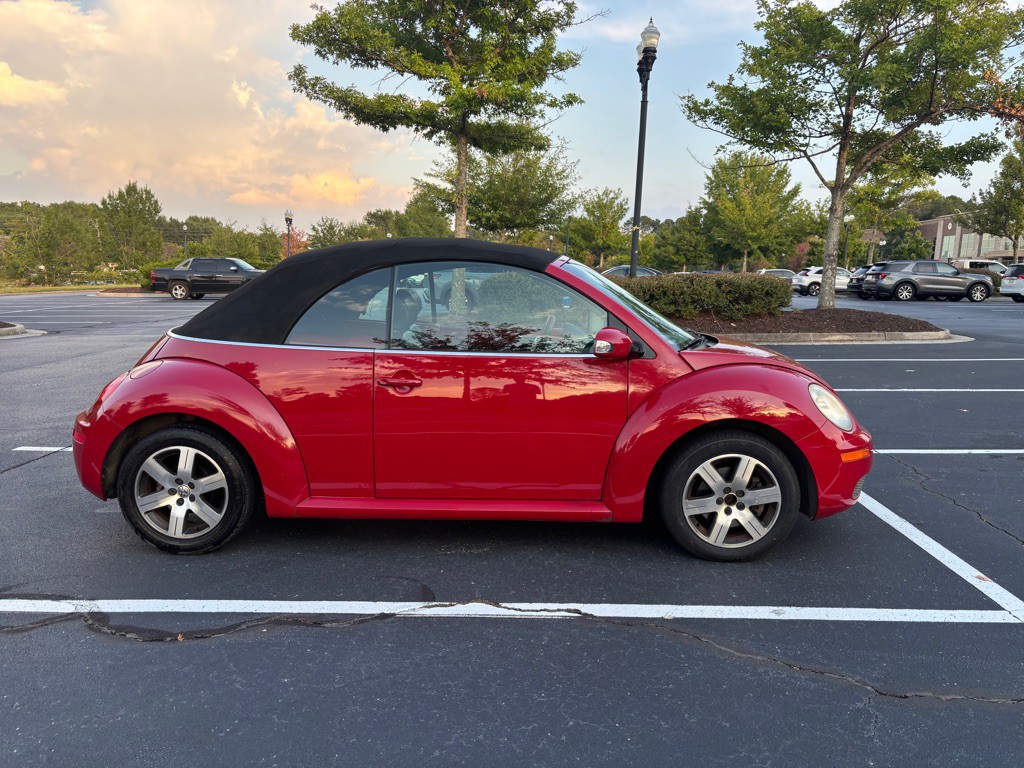 2006 Volkswagen Beetle Image 4