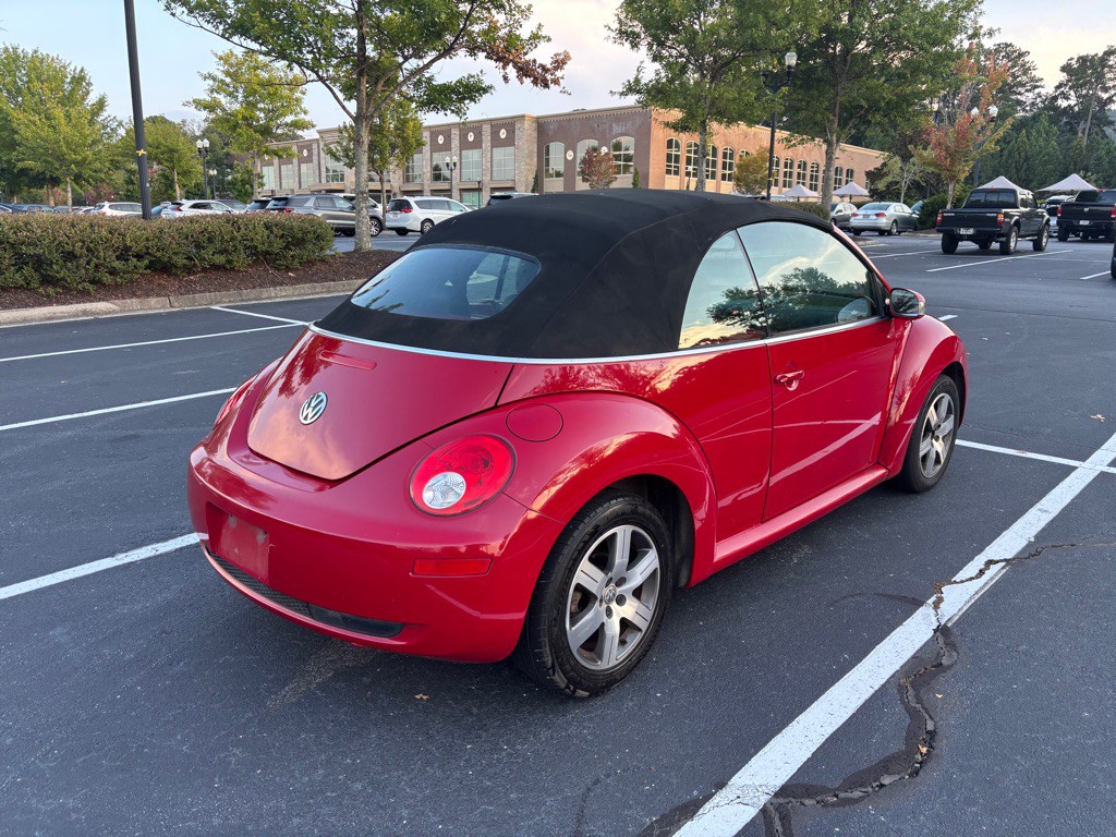 2006 Volkswagen Beetle Image 5