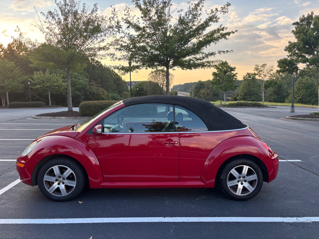 2006 Volkswagen Beetle Image 8