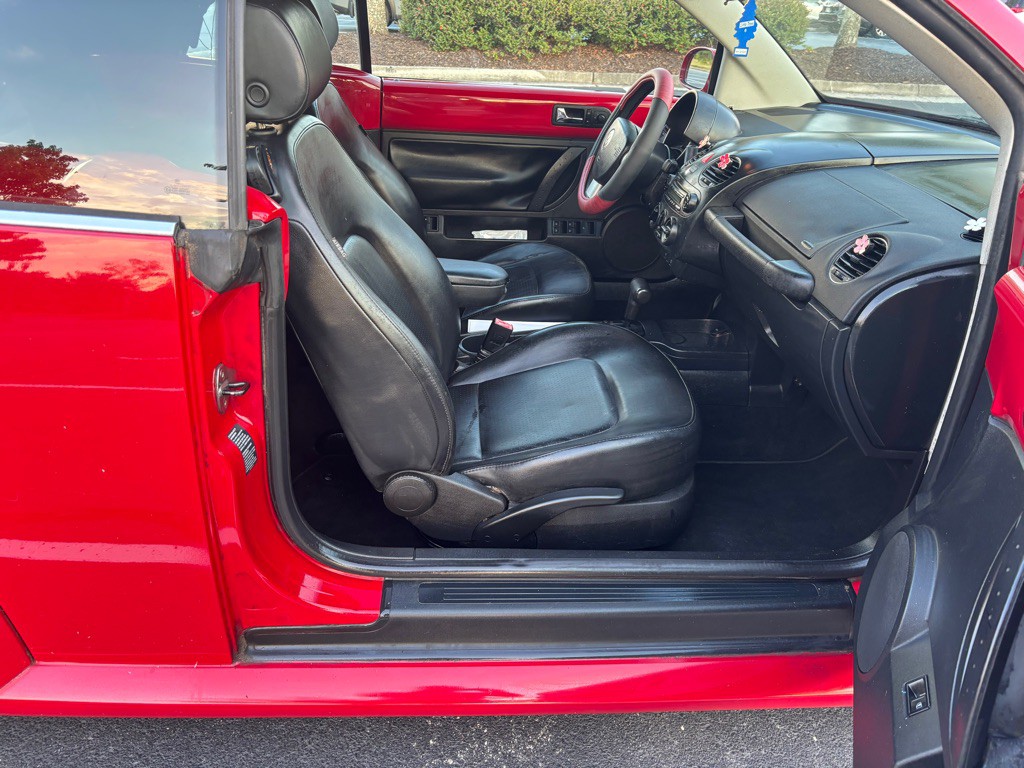 2006 Volkswagen Beetle Image 13