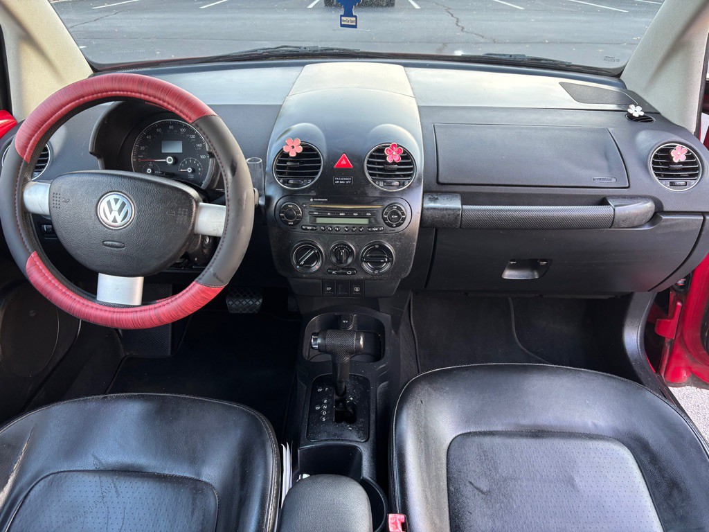 2006 Volkswagen Beetle Image 14