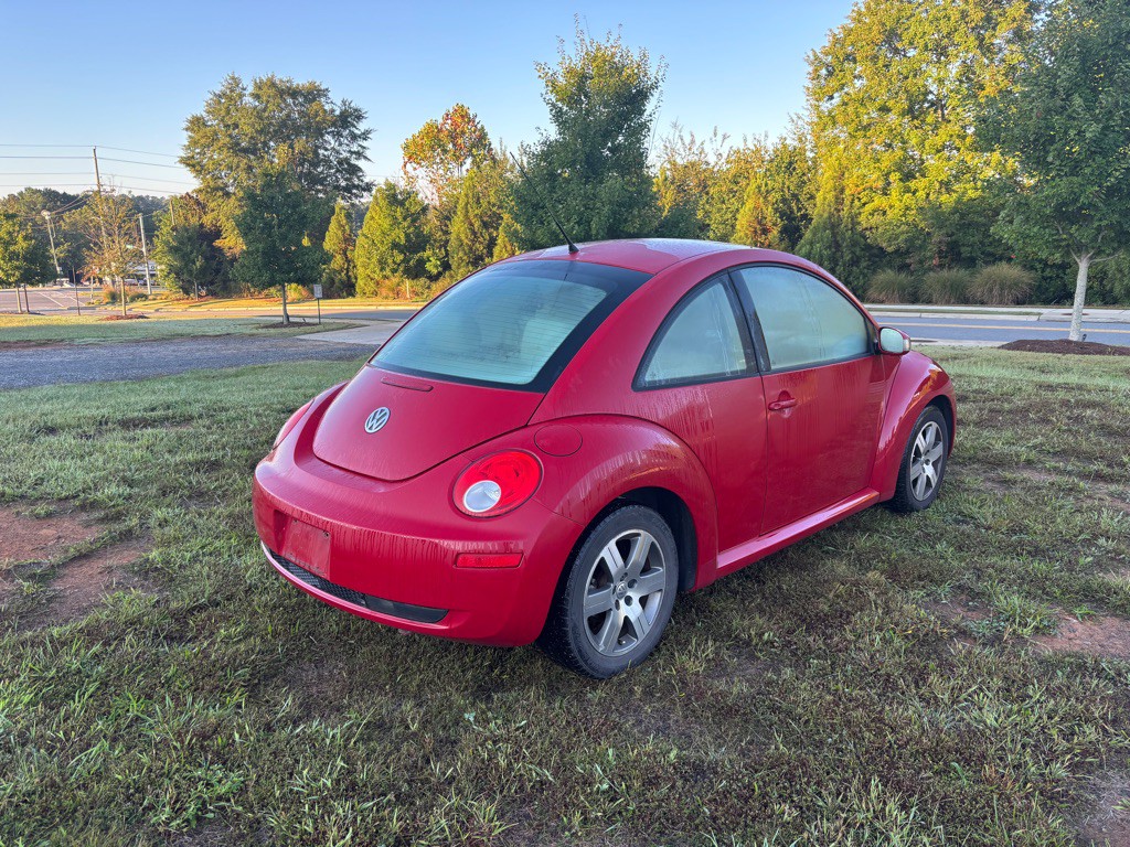 2006 Volkswagen Beetle Image 5