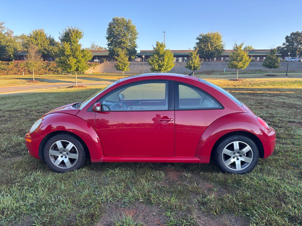 2006 Volkswagen Beetle Image 8