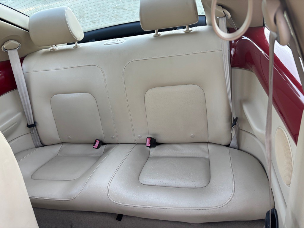 2006 Volkswagen Beetle Image 12