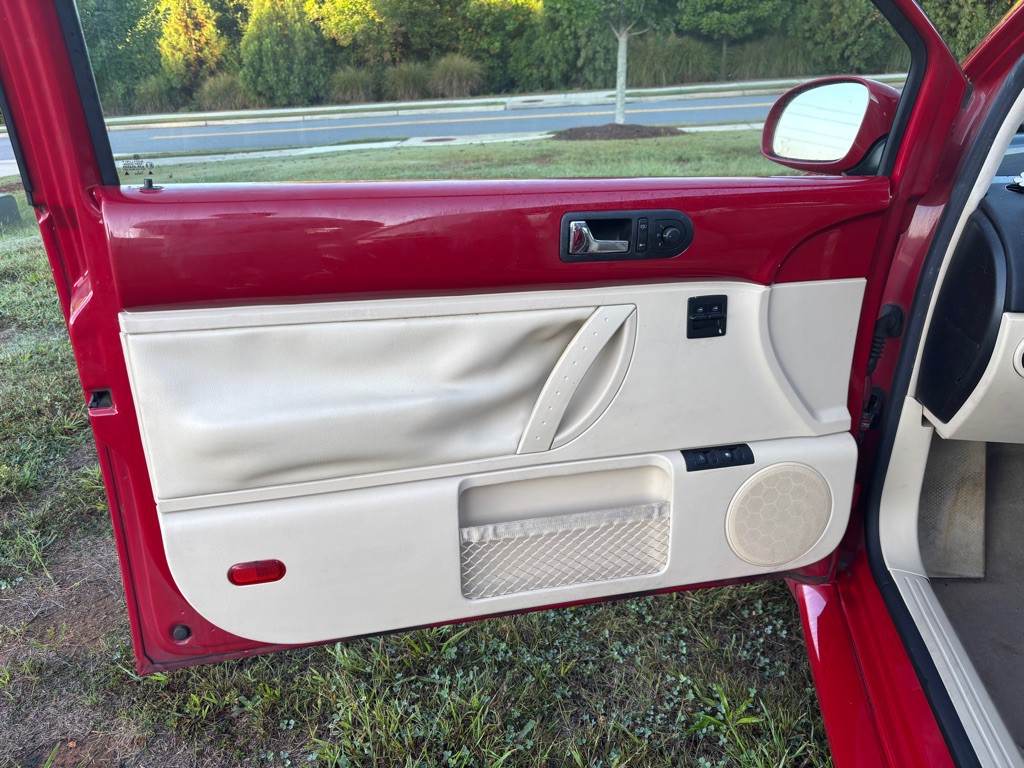 2006 Volkswagen Beetle Image 11