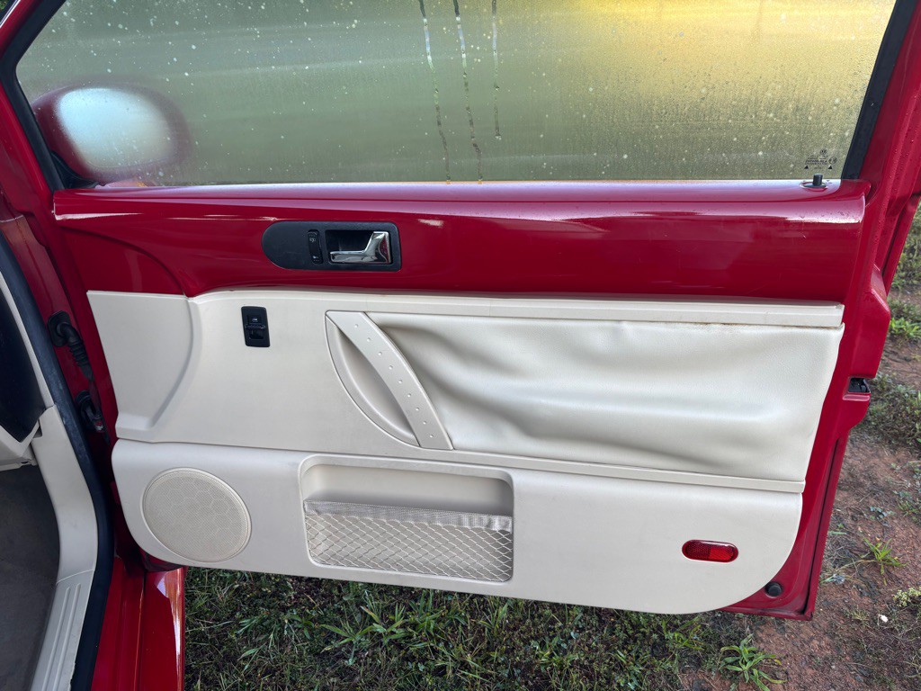 2006 Volkswagen Beetle Image 15