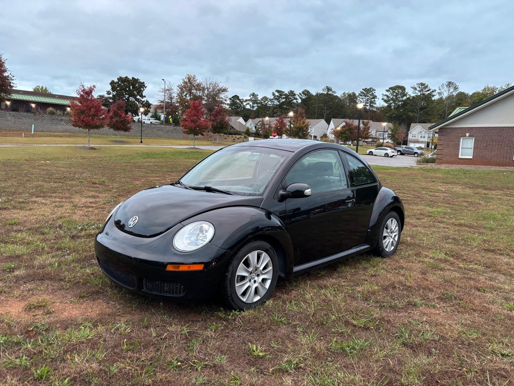 2009 Volkswagen Beetle Image 1