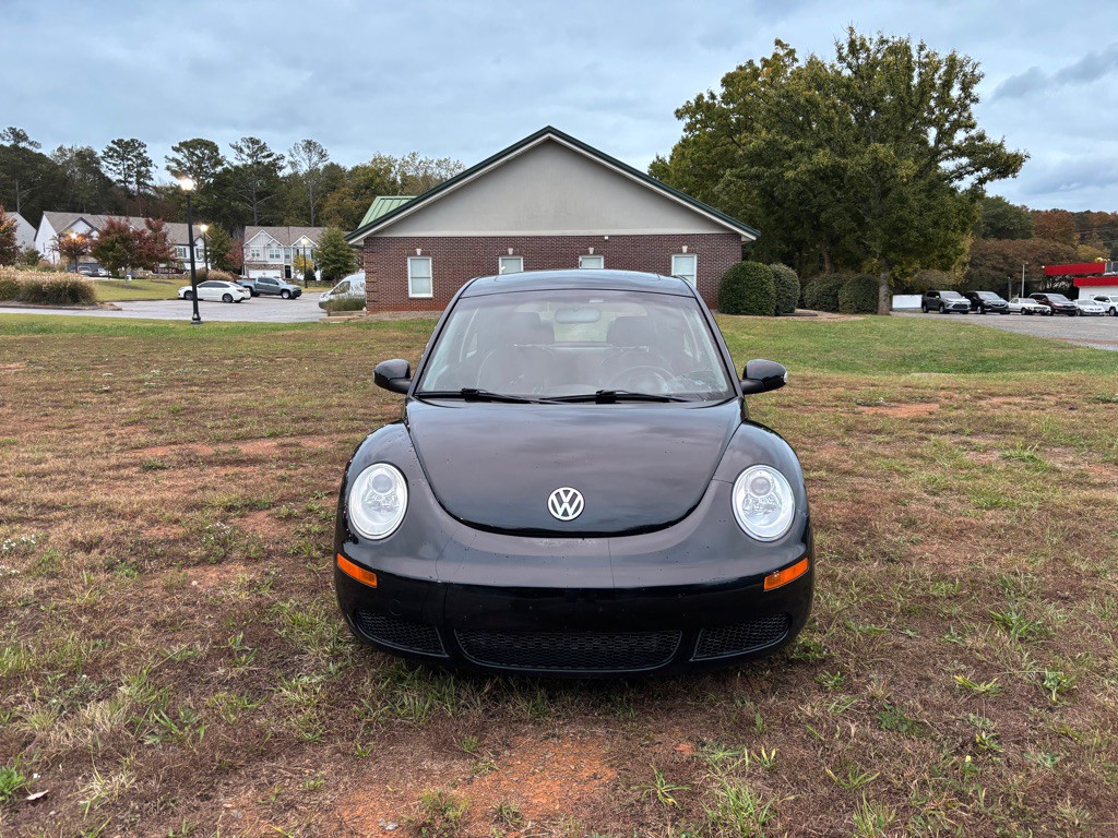 2009 Volkswagen Beetle Image 2
