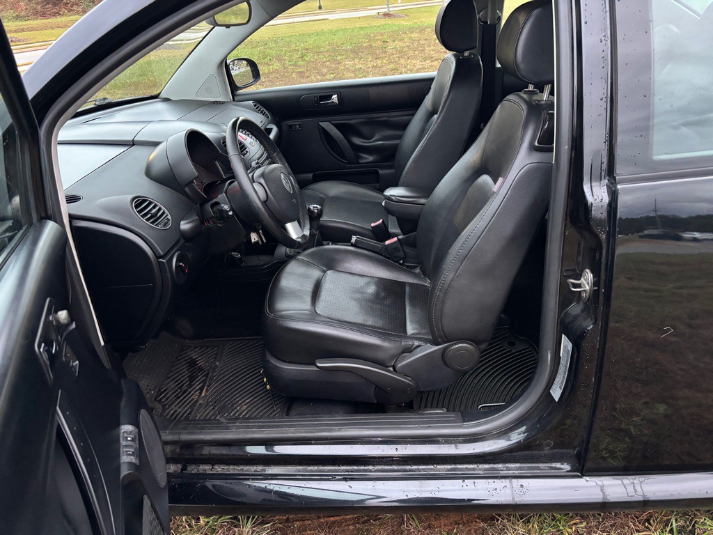 2009 Volkswagen Beetle Image 10