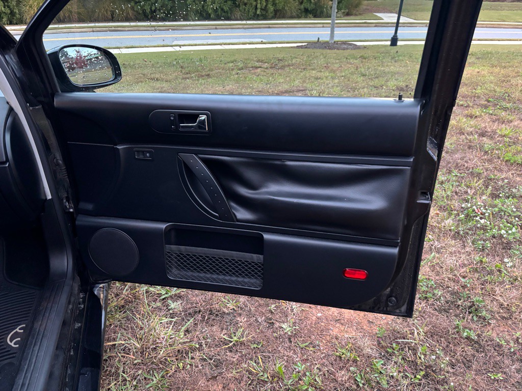 2009 Volkswagen Beetle Image 11