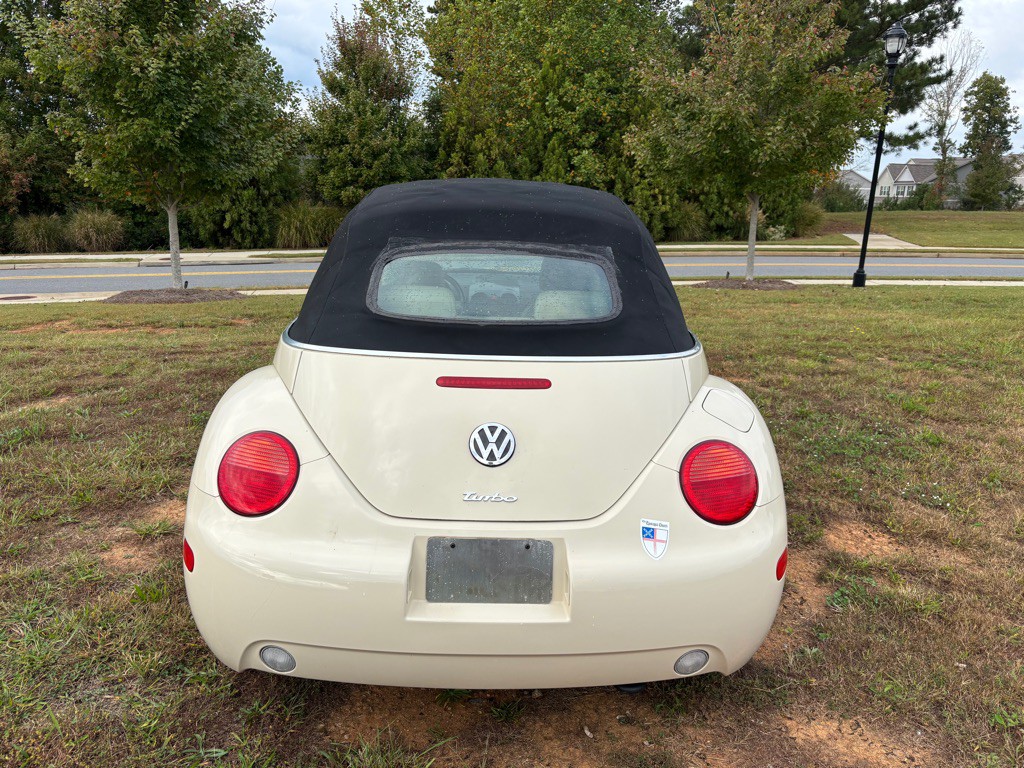 2004 Volkswagen Beetle Image 4