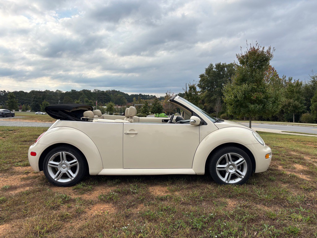 2004 Volkswagen Beetle Image 8