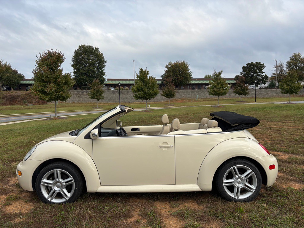 2004 Volkswagen Beetle Image 11