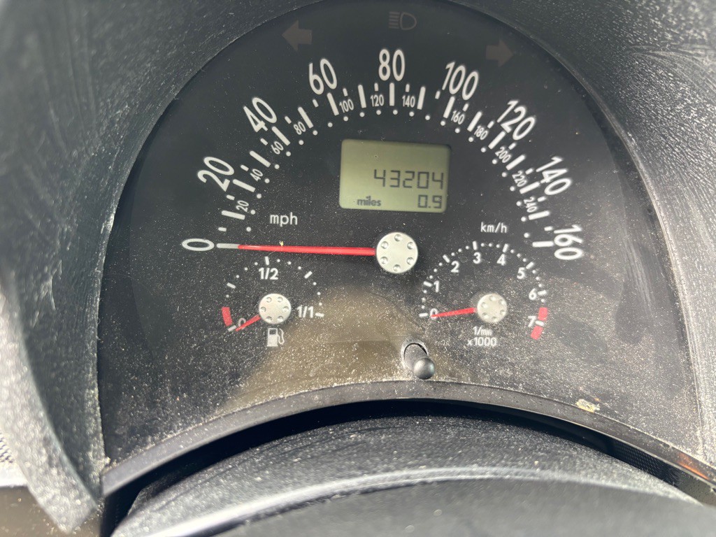 2004 Volkswagen Beetle Image 6