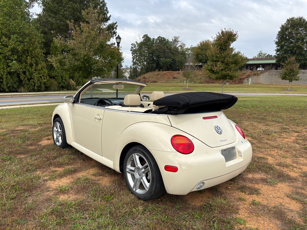 2004 Volkswagen Beetle Image 11