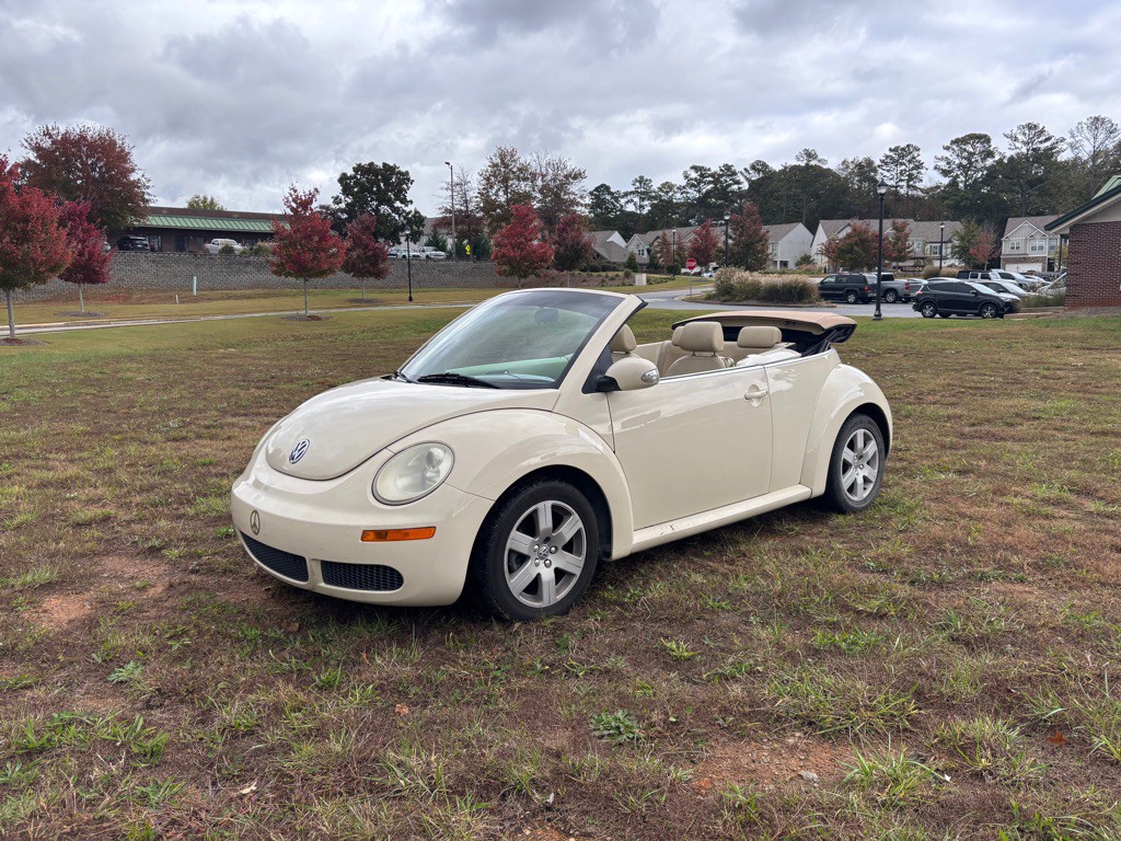 2007 Volkswagen Beetle Image 1