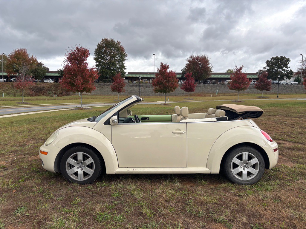 2007 Volkswagen Beetle Image 9